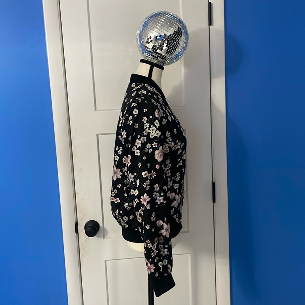 New Look Floral Bomber Jacket - Black and Pink - Picture 4 of 6